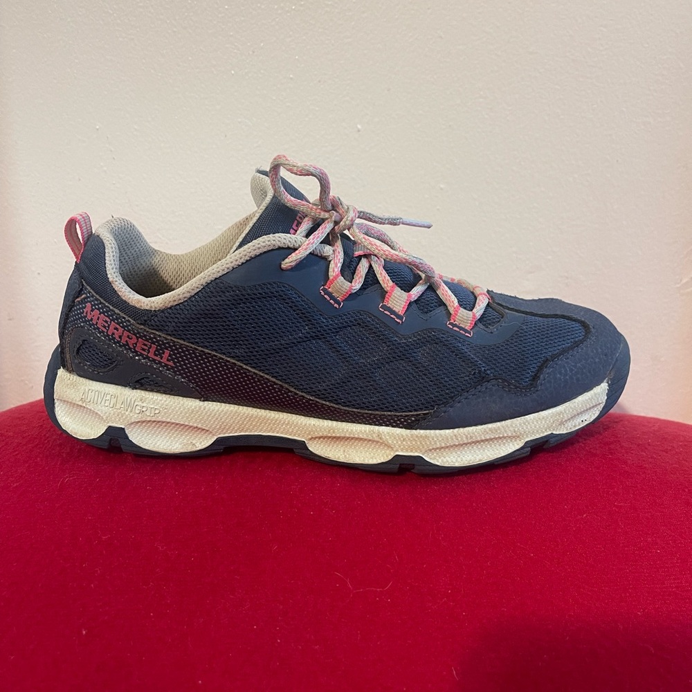 Merrell Chameleon 2.0 Low Hiking Shoes women’s size 6